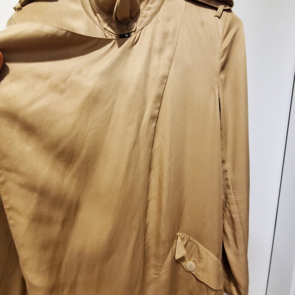 💛 Trench Coat 💛 - Picture 5 of 11